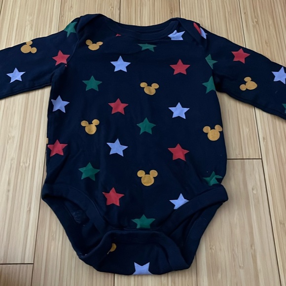 Boys Size 6-12M Disney Onesie - Picture 1 of 3